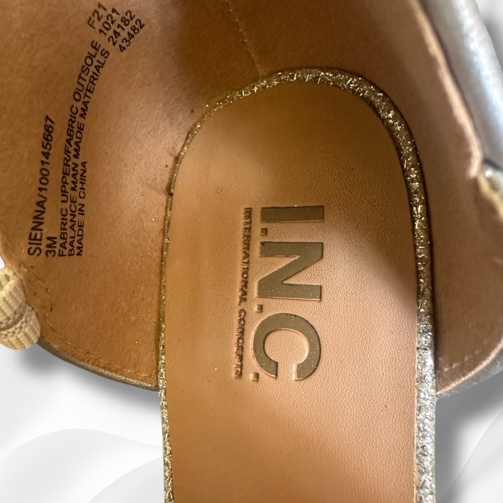 INC International Concepts “Sienna Silver” Silver Wedge Shoes Size 3M - Picture 4 of 6